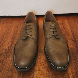 Men's dress shoes